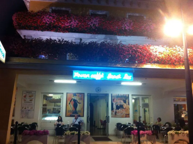 Hotel Al Mare Lido di Jesolo 3*,  Italia