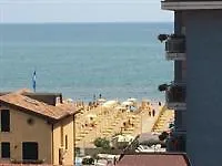 Hotel Al Mare Lido di Jesolo 3*,  Italy
